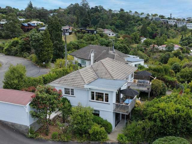 Treetop Sanctuary With Sea Views