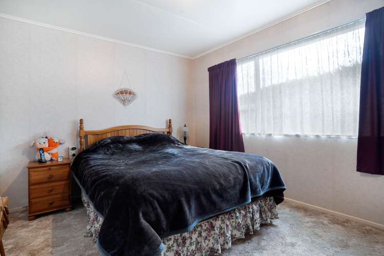 9 William Benton Street Featherston_11