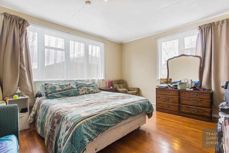 16 Clarkson Crescent Otara_5