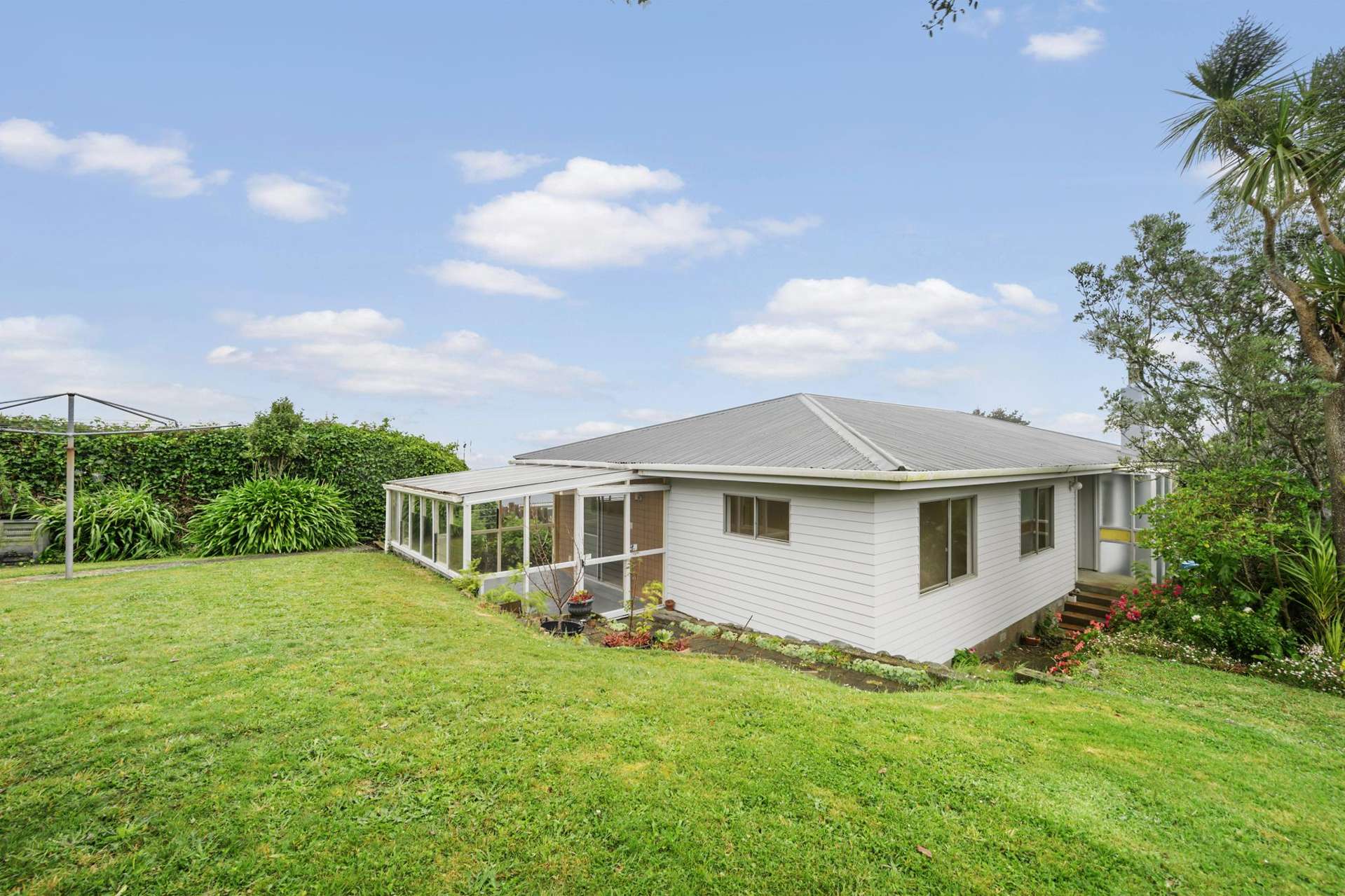 15 Padnell Crescent Paparangi_0