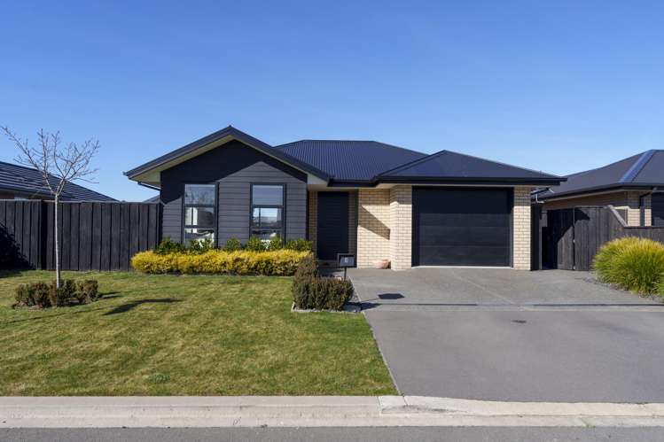 10 Helicon Street_0