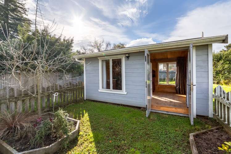 12 Clifton Avenue Carterton_15