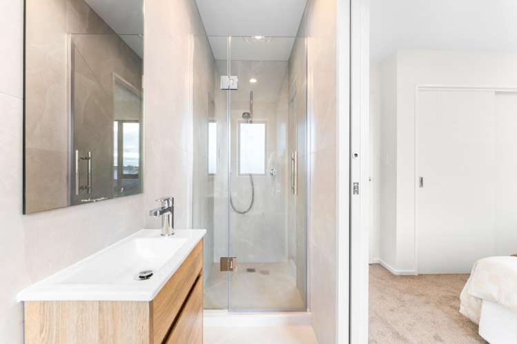 6&7/45 Smythe Road Henderson_12