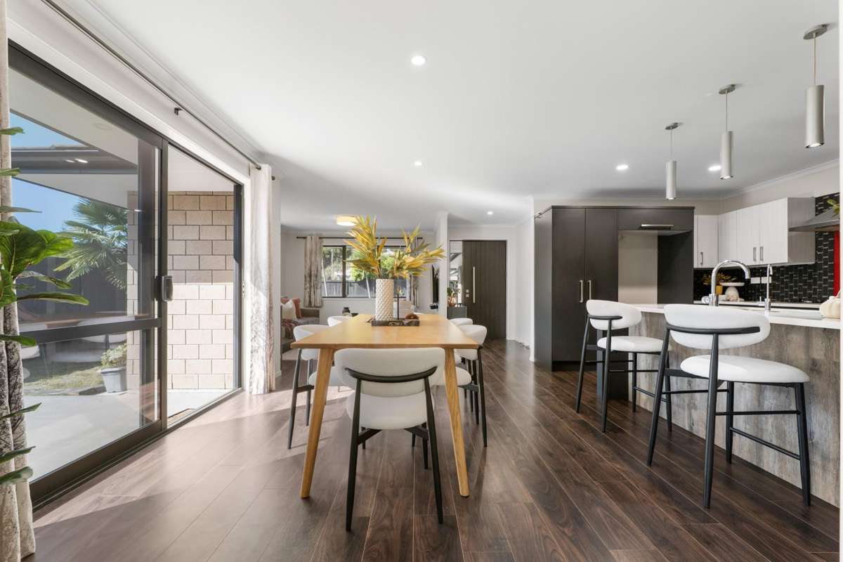 274 Lakes Boulevard_1