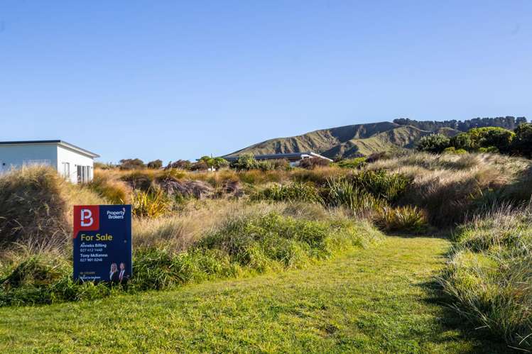 8 Beach Road Flat Point_9