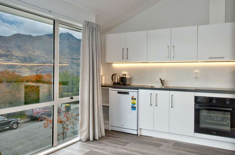 46B Wynyard Crescent Fernhill_4