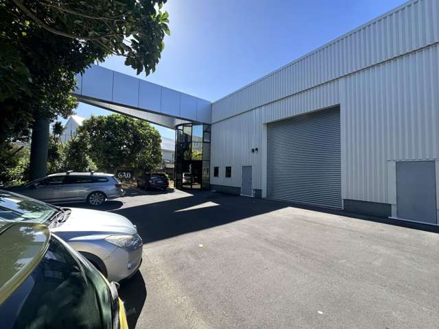 Refurbished Office & High‑Stud Warehouse