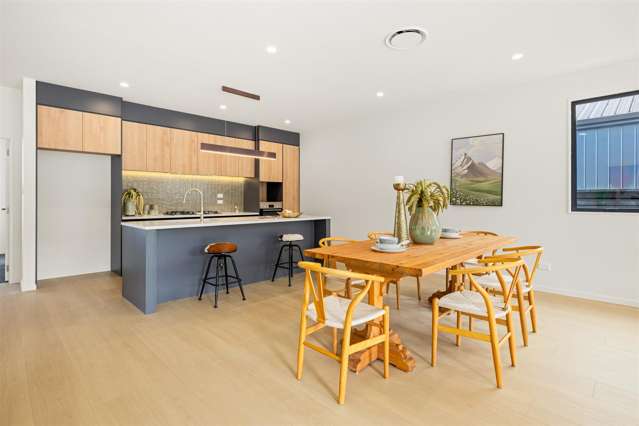 Spacious and Sophisticated Living!