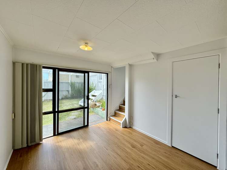 19 Macleans Rd Bucklands Beach_18