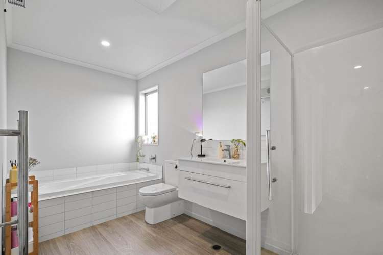 52 Tippet Crescent Wigram_12