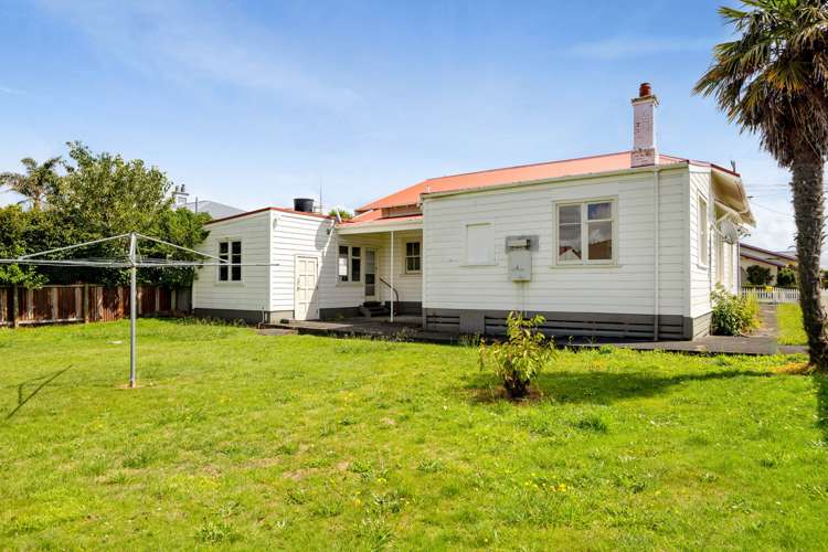 38 Argyle Street Hawera_16