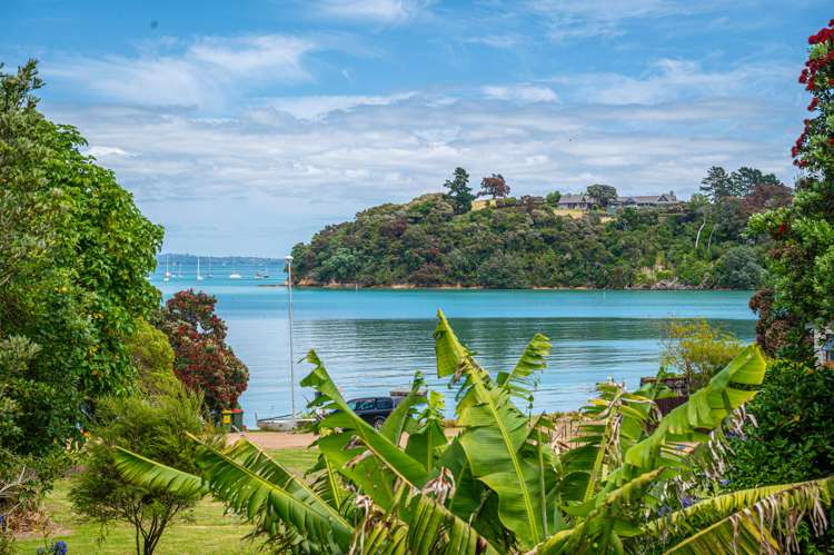 16 Shelly Beach Road Surfdale_5