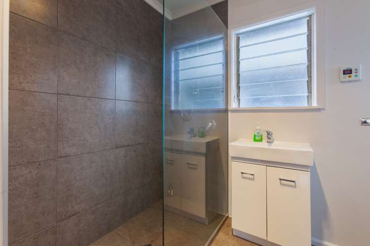 19 Harold Holt Avenue Onekawa_11