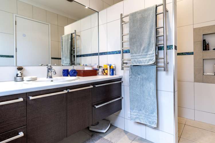 6 Horsley Grove Pyes Pa_15