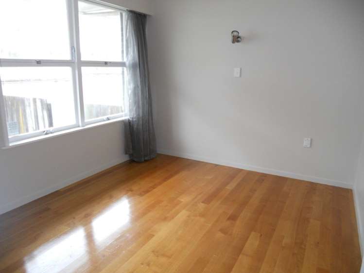 3/254 Lake Road Hauraki_7