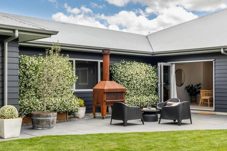 4 Donald Place Frimley_21