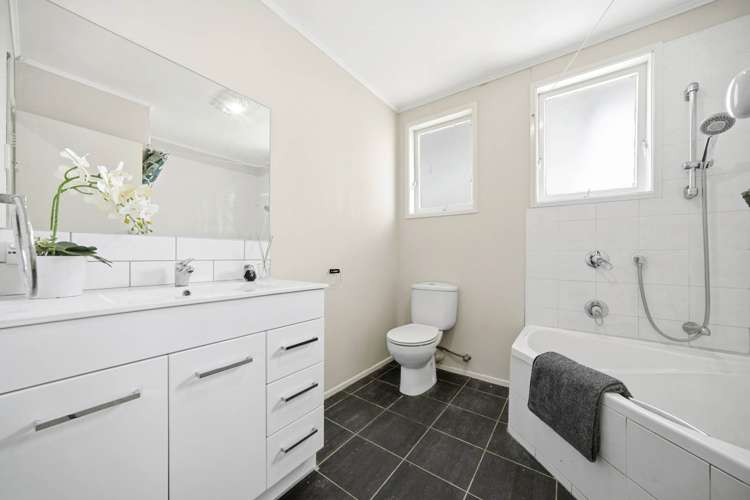 28 Gossamer Drive Pakuranga Heights_24