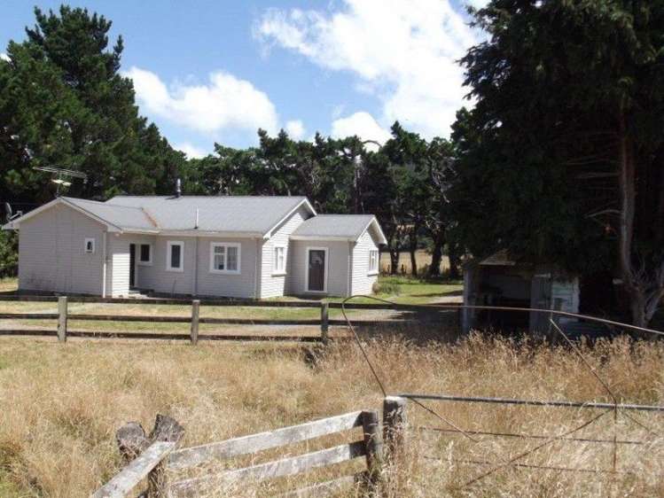 221 Western Lake Road Featherston_5