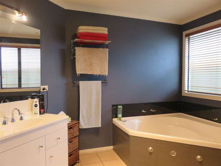 217 Pages Road Gleniti_5