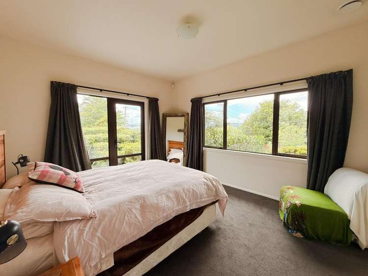 54 Hinekura Avenue 11210_12