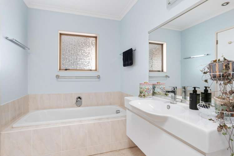 4 Rangataua Street Welcome Bay_12