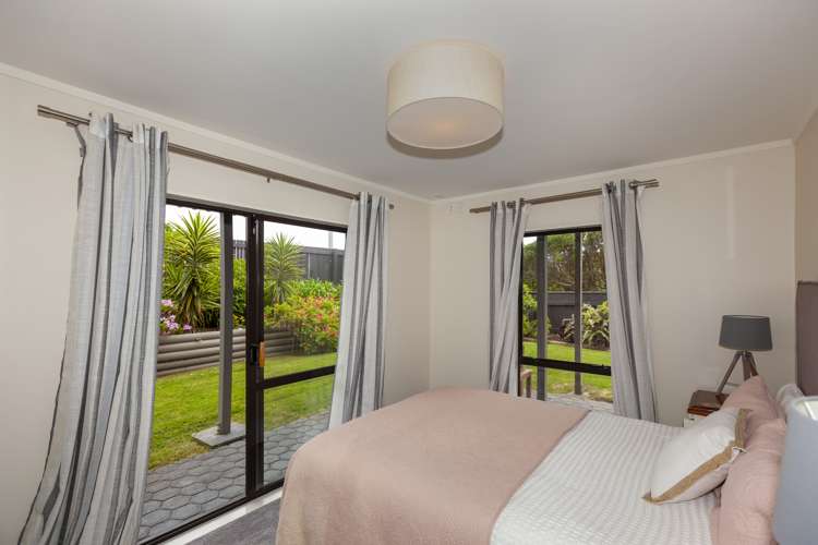 70a Marine Parade Mellons Bay_14