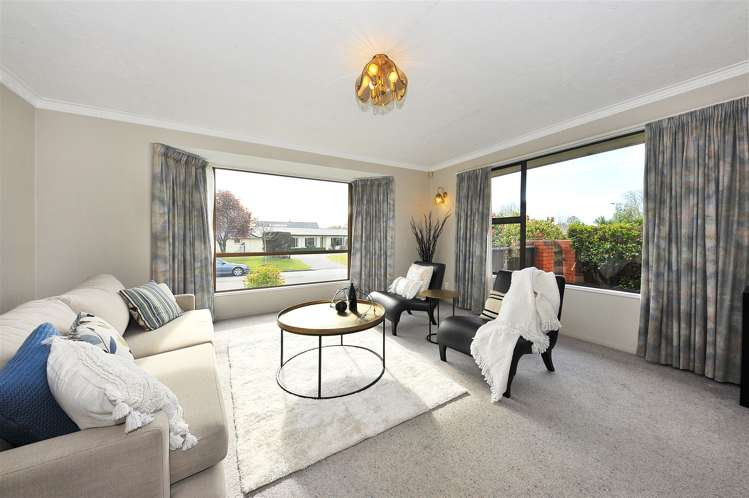2/2 Kingham Place Avonhead_3