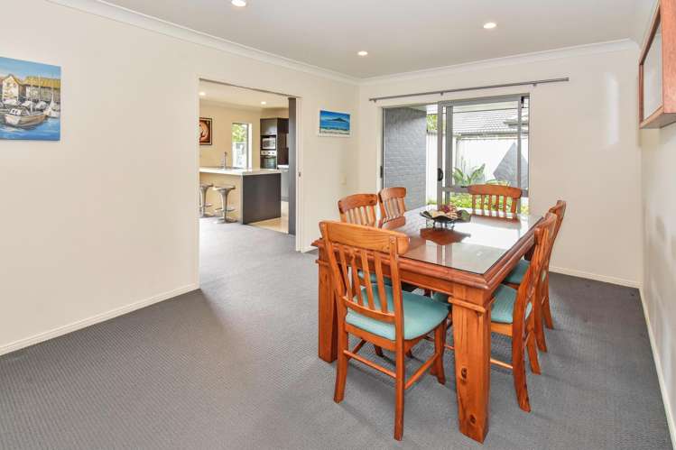 17 Turnberry Drive Wattle Downs_11