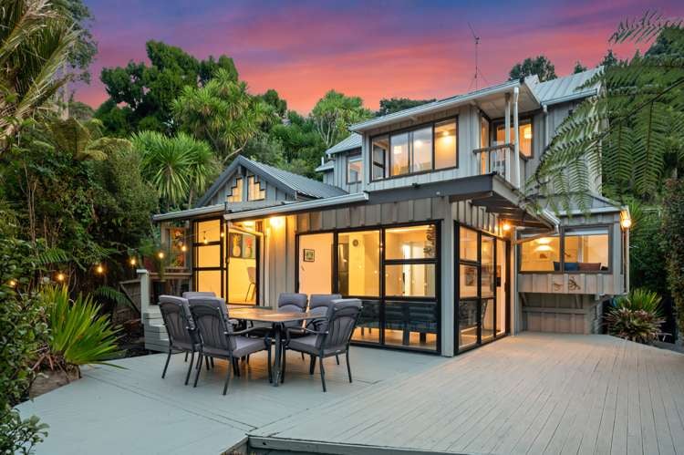 10 Raroa Terrace Waiatarua_28