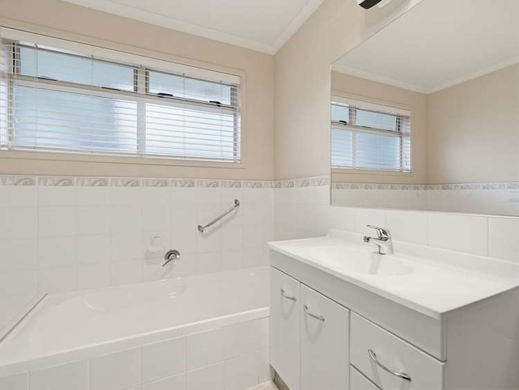 8 Montrose Place Pyes Pa_21