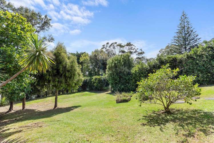 111 Glengarry Road Glen Eden_16