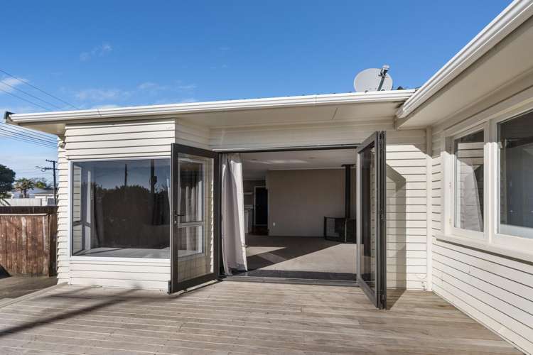 15 York Crescent Westown_15