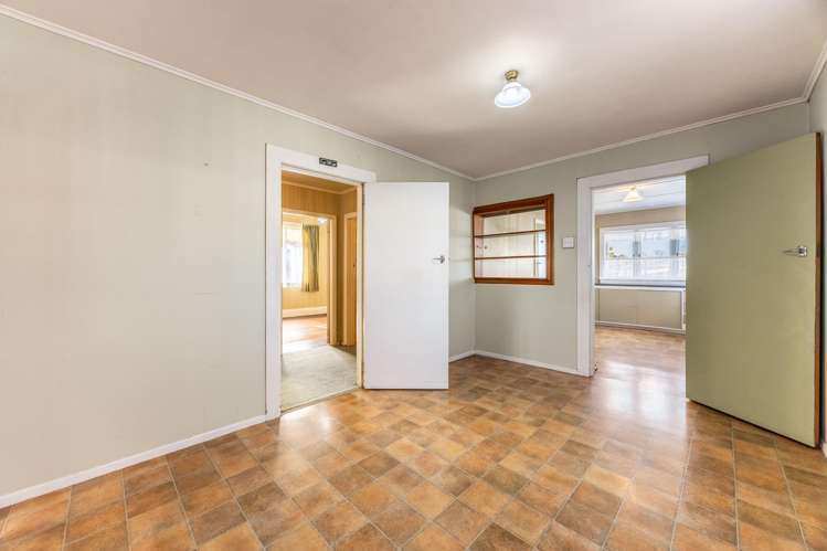 46 Titirangi Road New Lynn_9