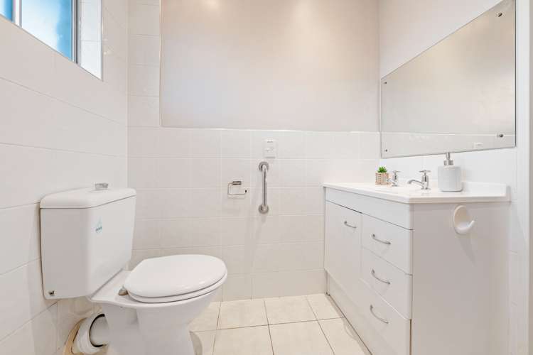 47 Tirimoana Road Te Atatu South_11