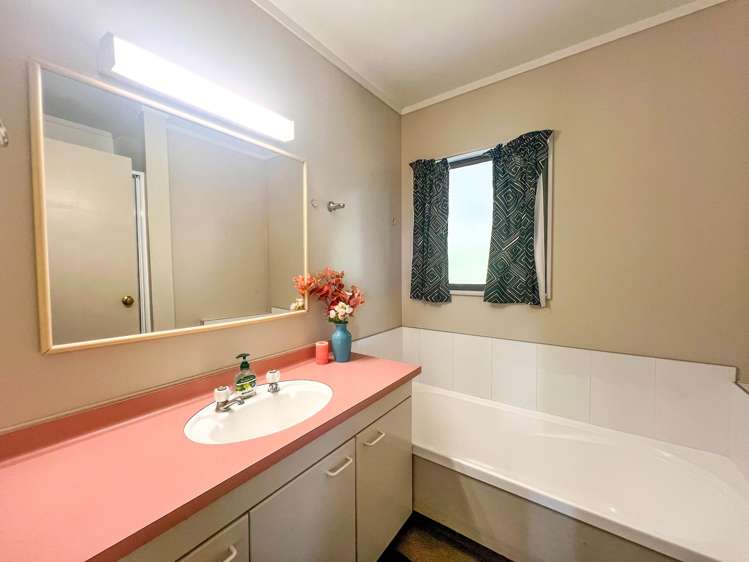 105 Mount View Road Thames_20