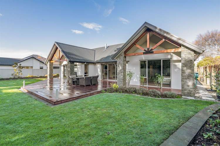 378 Herbert Street Windsor_25