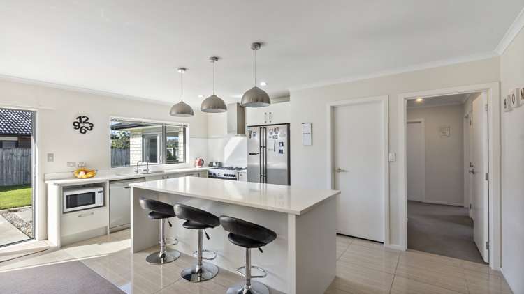 8 Raupo Place Rototuna North_3