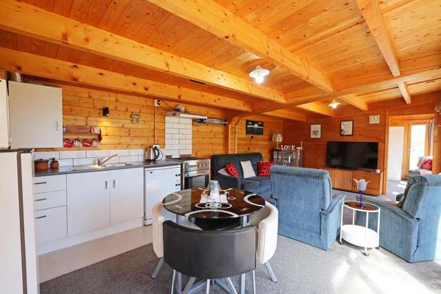 13 Danube Road Winton Surrounds_4