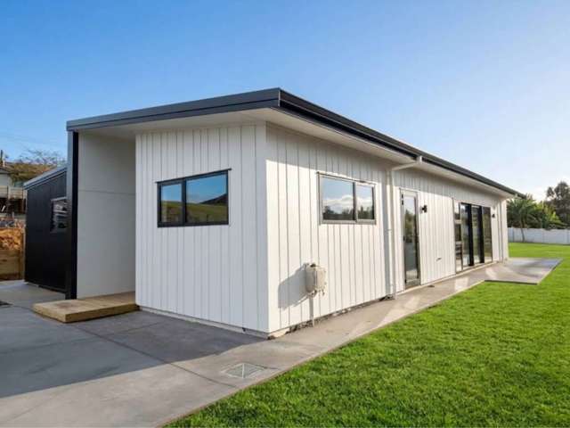 Near New in Ruakaka