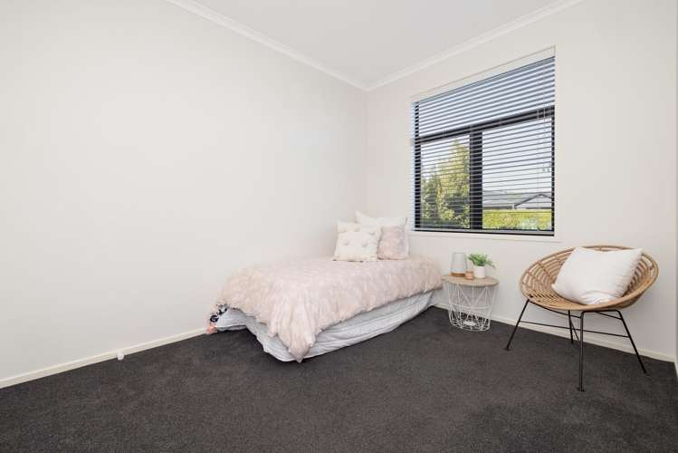 99b Awataha Crescent Pyes Pa_14