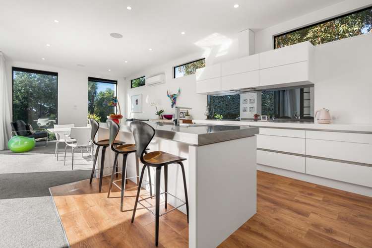 25 Main Road Redcliffs_7