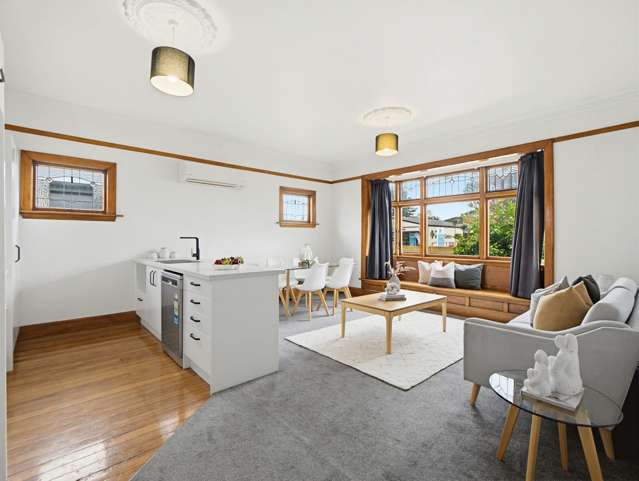 Four Bedrooms, Freehold, Fantastic Value!