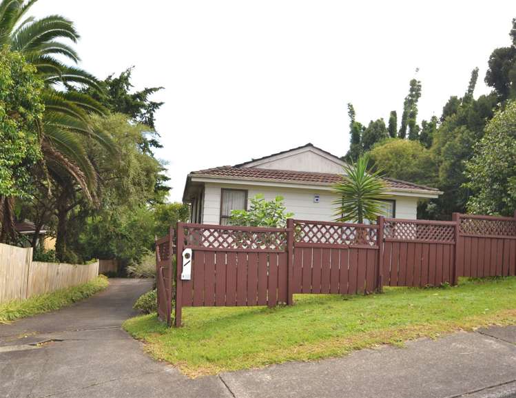 1/1 Pisces Road Glen Eden_17