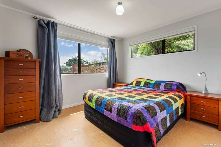 6 Adam Sunde Place Glen Eden_8