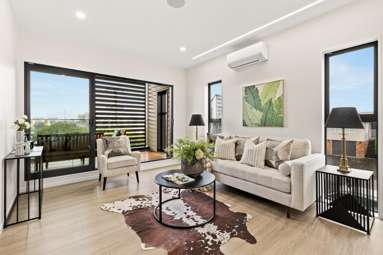 2-8/14&2-8/16 Woodford Avenue_3