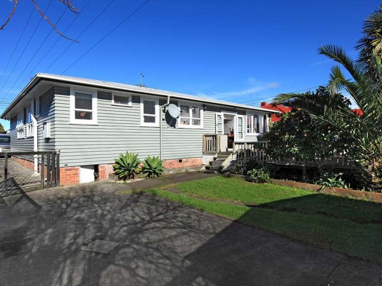 10 Royal View Road Te Atatu South_1