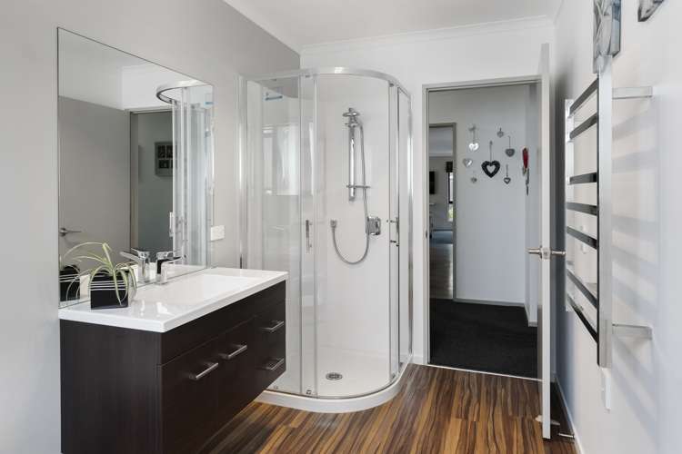 40 Sunningdale Drive Stoke_18