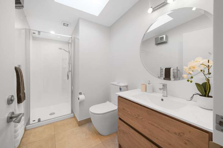 7 Elderwood Lane Edgeware_15