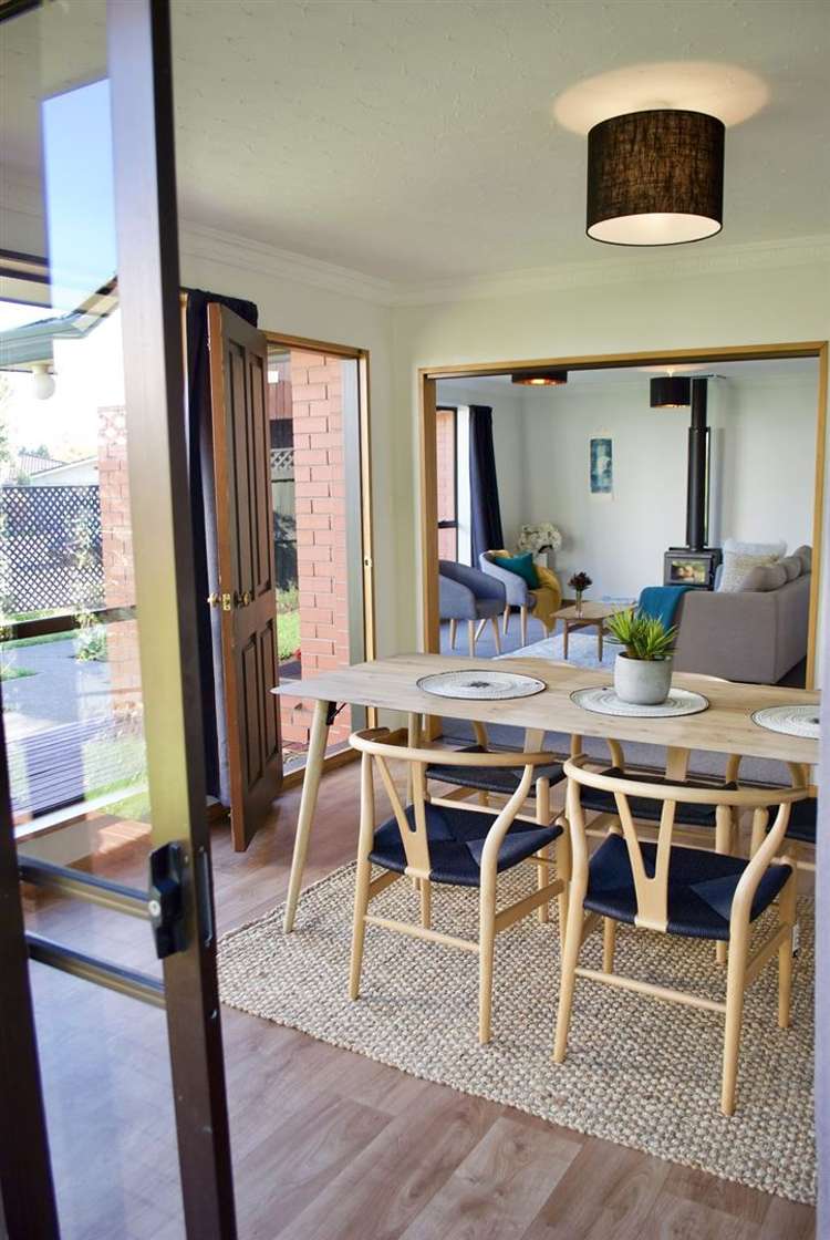 12 Esher Place Saint Martins_11