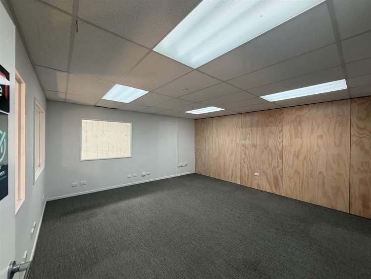Unit 13/33 Nga Mahi Road Sockburn_8